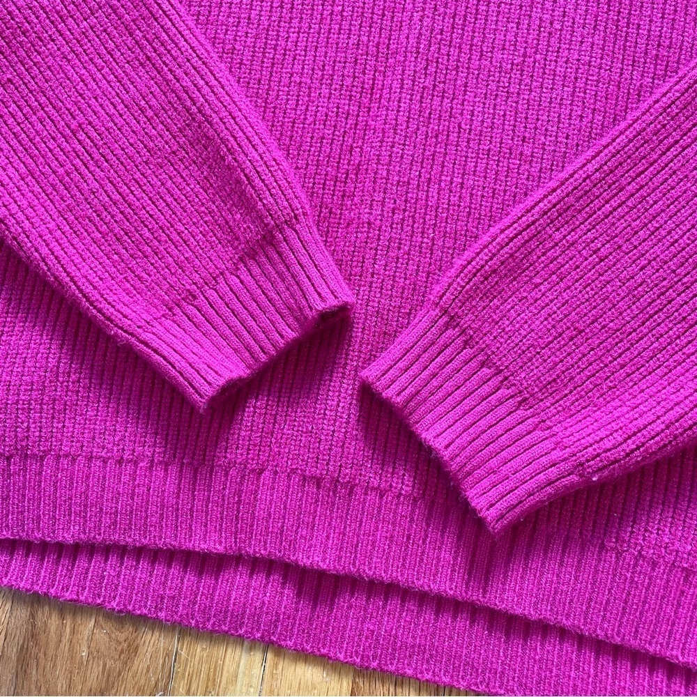 Women’s Hot Pink Knit Sweater Size Medium - Picture 5 of 7